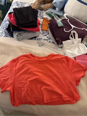 Cropped lululemon top